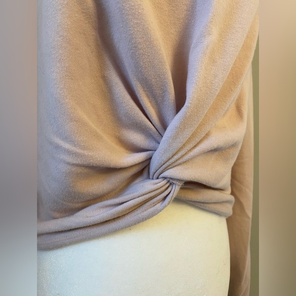 Garage Knot-Front Top - Picture 2 of 5